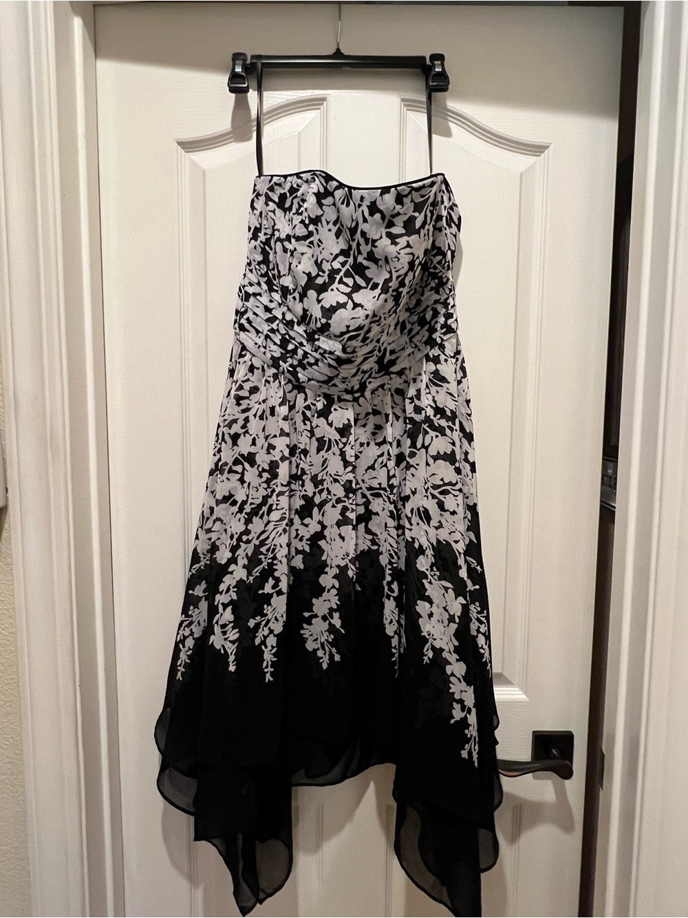 White House Black Market Black and White Strapless Floral Handkerchief Hem Dress